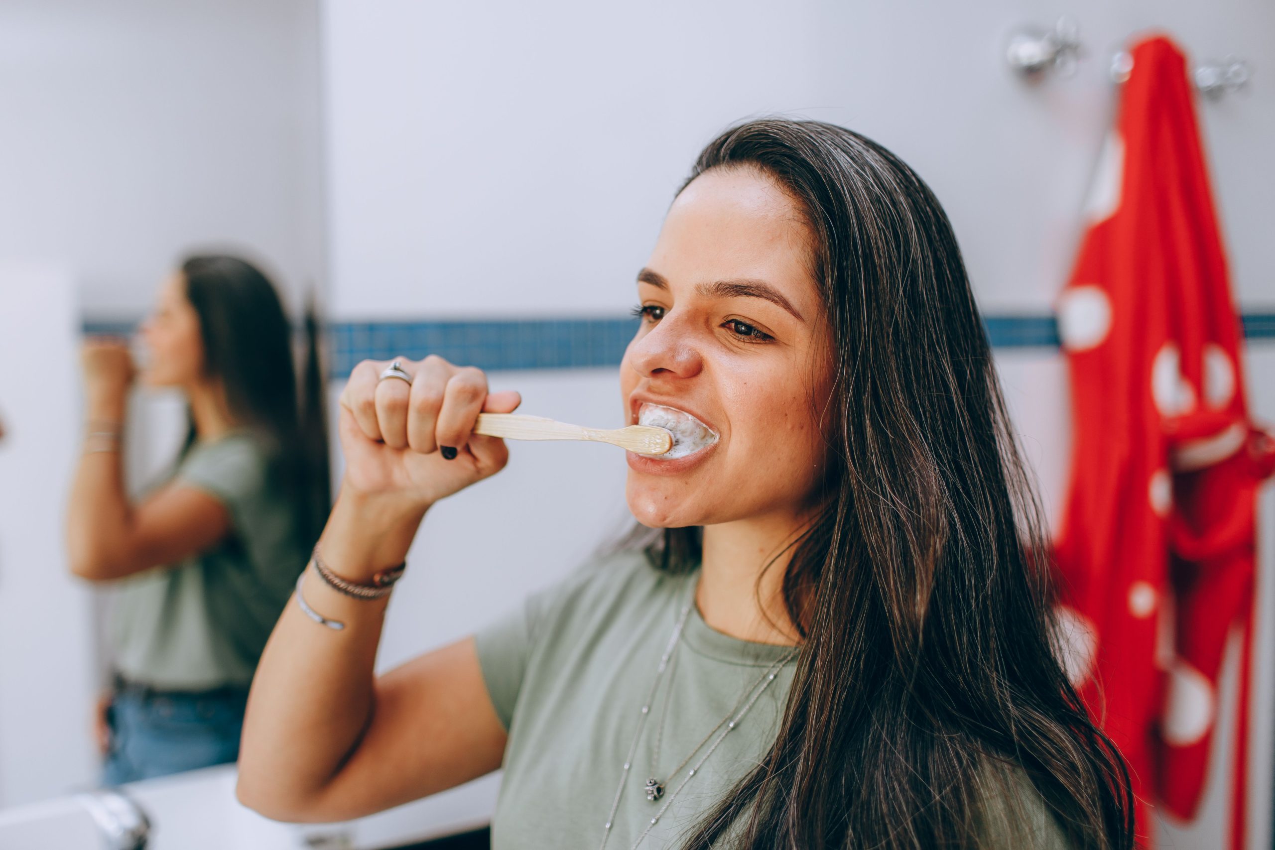 Why Do Gums Bleed When Brushing: Daily Habits That Make It Worse